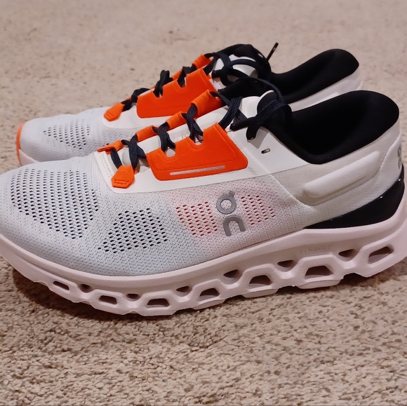 On Cloudstratus 3 running shoes in the Undyed White/Sand colorway Womens Size 8 - Picture 3 of 9